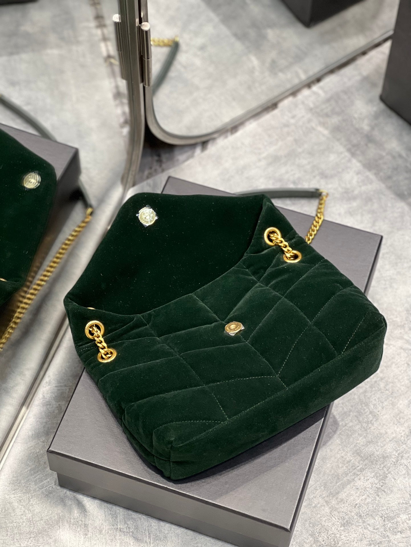 YSL Saint Laurent Puffer Crossbody Bag Monogram Chain 114In29Cm Ysl 6052
